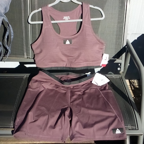 Reebok Other - 2 piece REEBOK Set Sports bra & shorts with pockets Wicking Size XXL  NEW w/tags